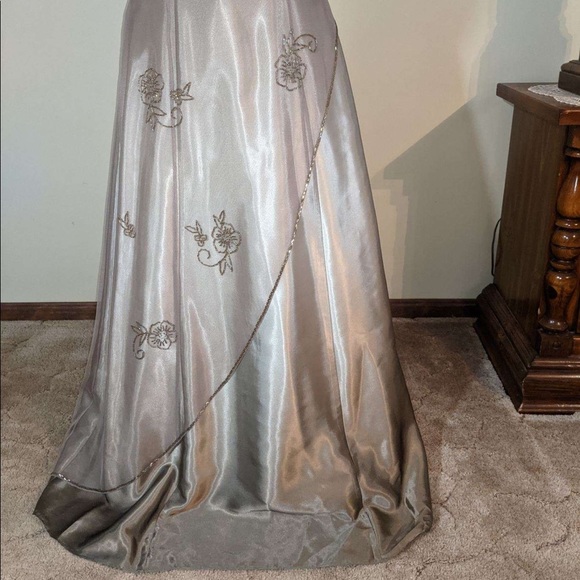 ⭐️💫💛 Vintage Strapless Prom Dress 💛💫⭐️ - Picture 2 of 5